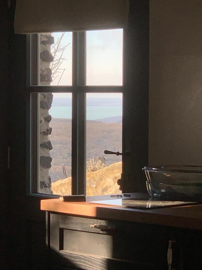 Kisvulkan Nyulontul Mencshely Exterior foto